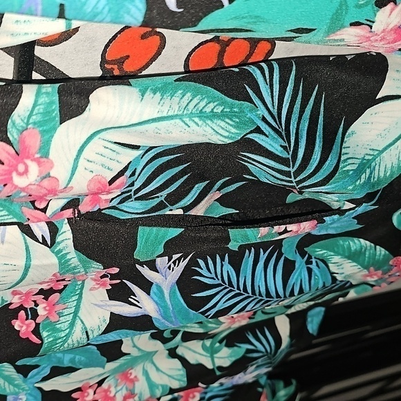 Tommy Bahama Golf Active Sweatshirt Tropical Floral XS NWT - Picture 6 of 7